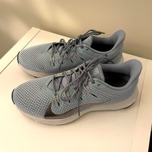 Nike Womens Sneakers (Like New)